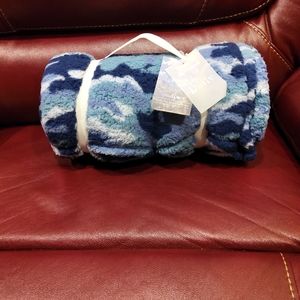 NWT Blue Camo Sherpa 50" x 60" Throw Firm Price*Last 1